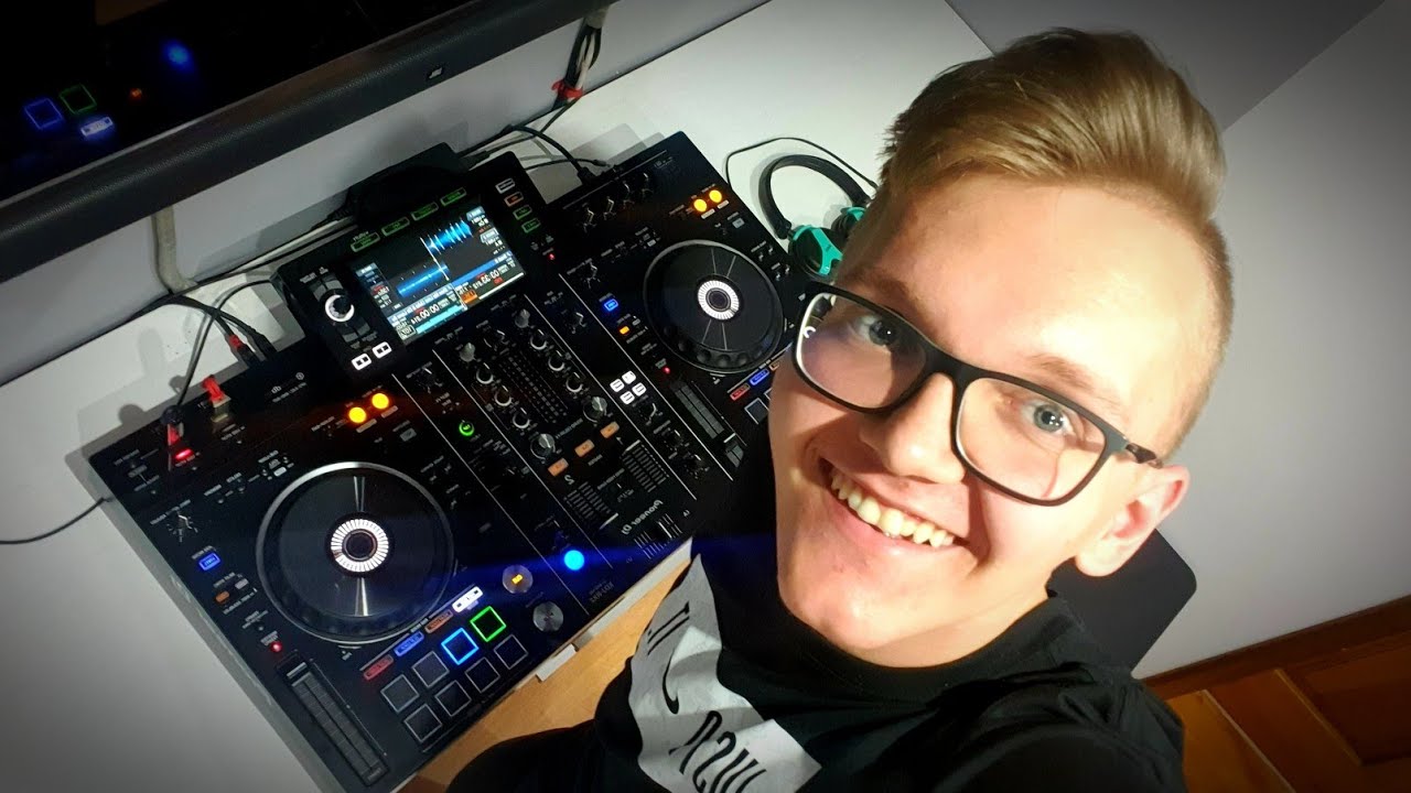 Holiday Mix Bassline Bass House Minimal