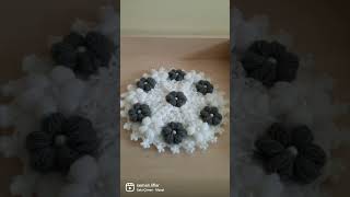 Puf Çiçekli Yuvarlak Lif