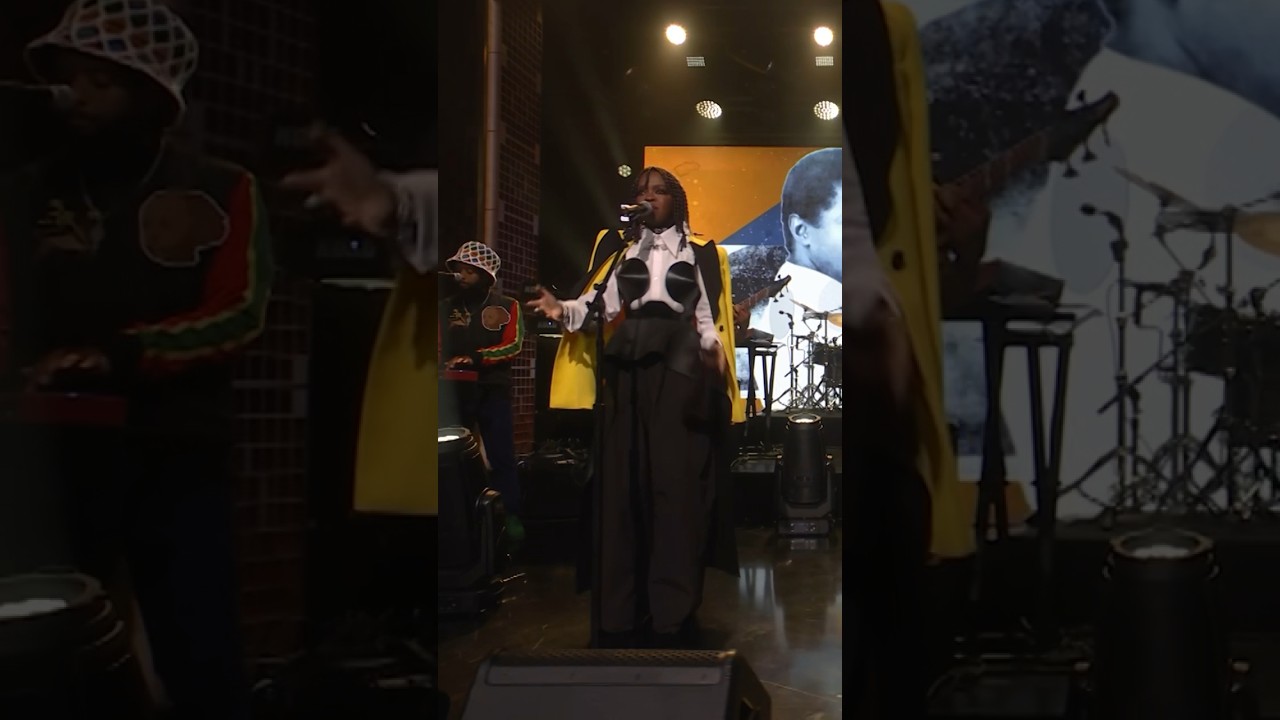 #MsLaurynHill and #YGMarley perform “Ex Factor” into “Survival” and “Praise Jah In The Moonlight”!