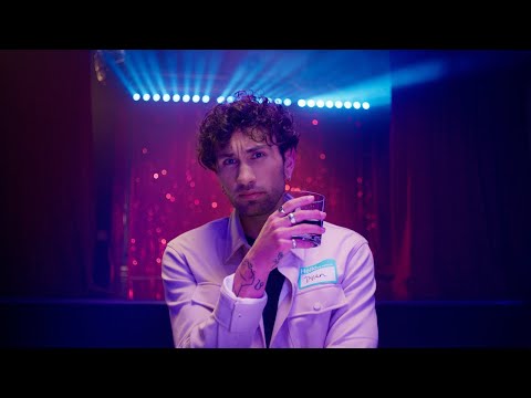 在 YouTube 上观看 Dylan Matthew - End Up Alone (Official Video)