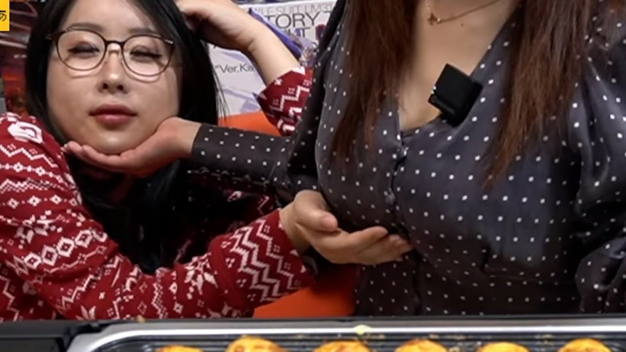 kson touches Guutara-chan