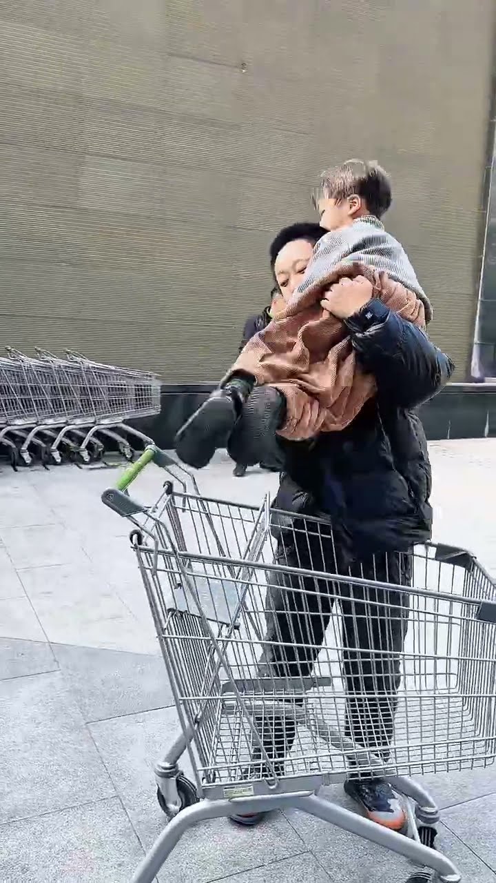 活了30年才知道，原来购物车可以这样打开的！#Cute baby#Cute#呆萌小米宝#聪明宝宝#萌娃