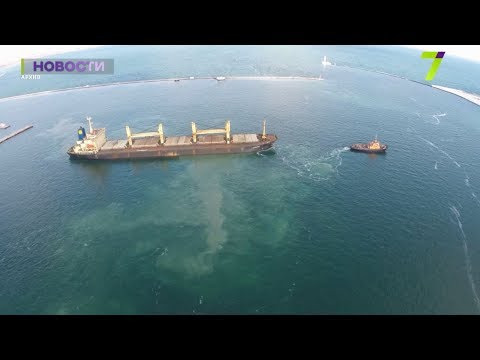 Судовладелец бросил моряков на дальнем рейде Одесского порта