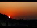 Die Sonne rollt den Berg runter