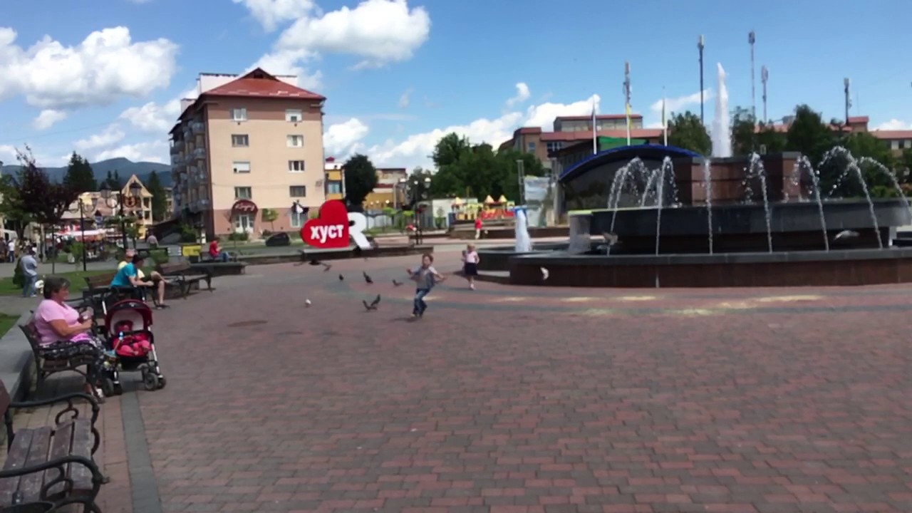 хуст авториа Фонтан в Хусті (уповільнена зйомка)