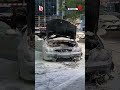 Şişli’de otomobil yangını! Araç seyir halindeyken alevlere teslim oldu! #shorts