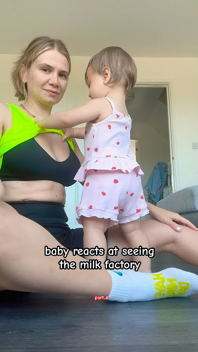 Bayi perempuanku sangat ingin susunya πΌπ©βπΌ #menyusui #bayi #videoviral #kehidupanibu #celanapendek #lucu