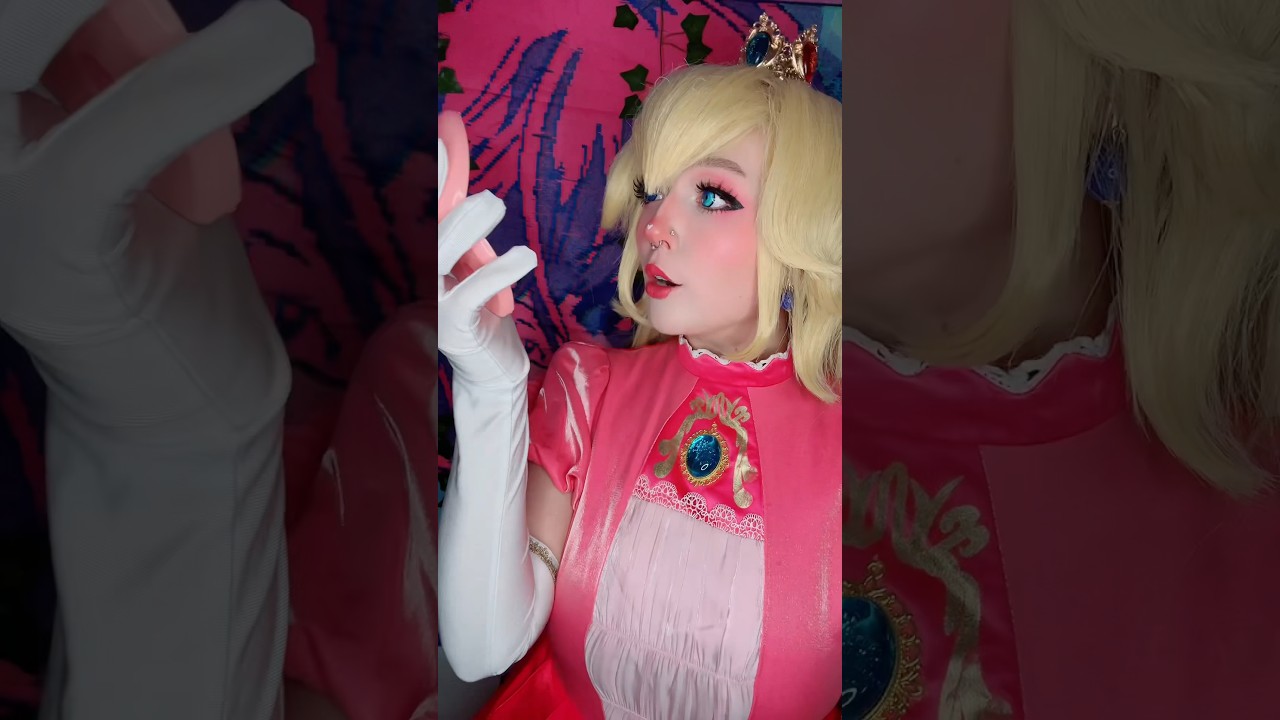 Princess Peach ⭐️🍑💕 #cosplayer #cosplaygirl #princesspeach #makeup #transition #mario