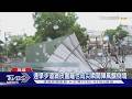 巴威發威!高雄9級陣風吹翻機車、紅綠燈倒地　行人快站不住｜TVBS新聞 @TVBSNEWS01