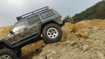 Axial  SCX10 II 2000 JEEP CHEROKEE