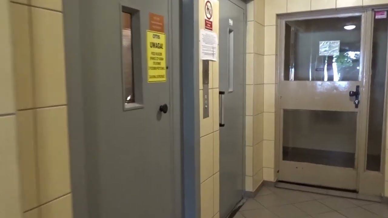 WWGZM #118 1978 ZREMB License traction elevator @ Ligocka 70 Katowice PL