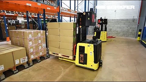 Automated Guided Vehicles AGV for fully automated pallet transport, Fashion Logistics