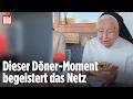 Das Netz ist begeistert: Nonne (92) isst ersten Döner und geht viral