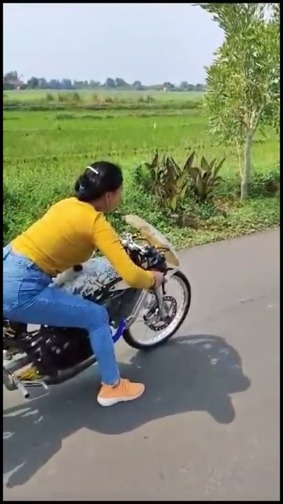 SANTY MS INDONESIA'S FASTEST FEMALE RACER