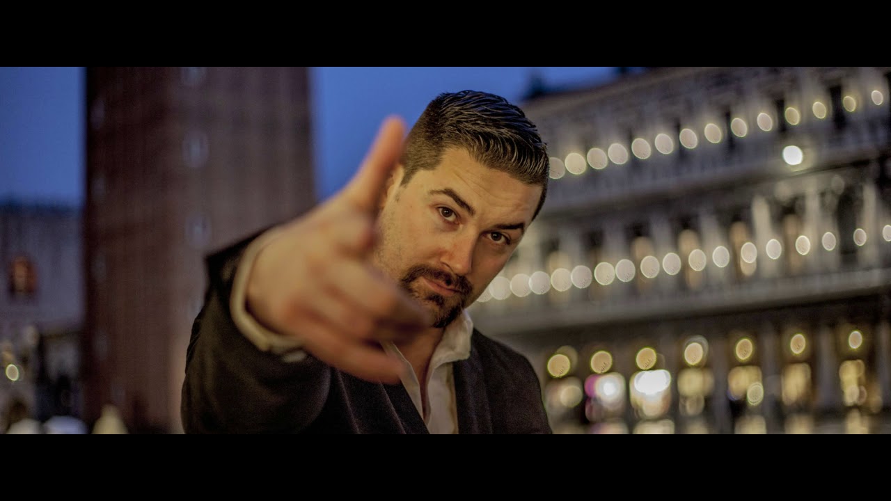 Deniro - Snovi gradskog MC-a