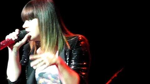 Kelly Clarkson, Einstein, Hammond In., on 3-10-12 Video by Sam Bernero