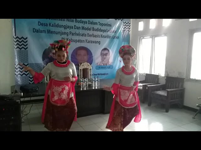 Tari Topeng- Putri Anggi Rahayu & Siti Elisah class=
