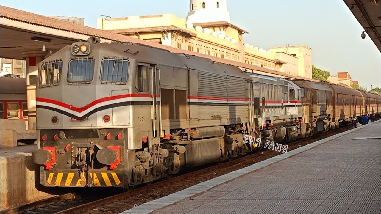 اغرب قطار في مصر بـ3جرارات...🔥