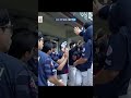 스윙 한방으로 4타점! 거인의 4번 타자, 한동희의 선제 그랜드슬램✨
