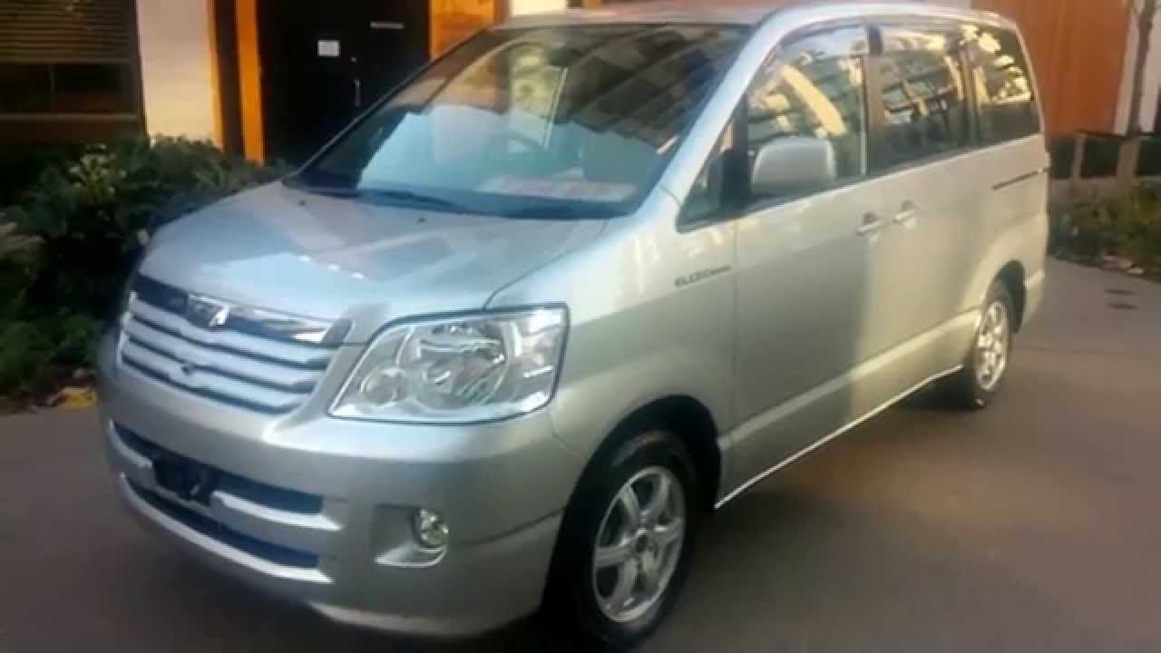 Toyota Noah 8 seats YouTube