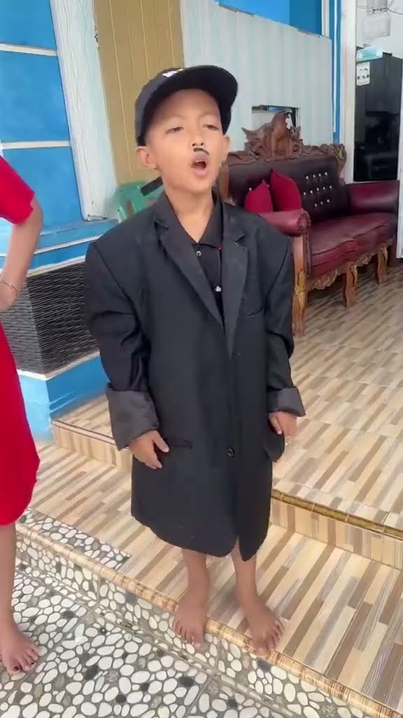 Vidio kocak dan gokil @nyaikembang1nyaikembang1 /kasihan Rina?