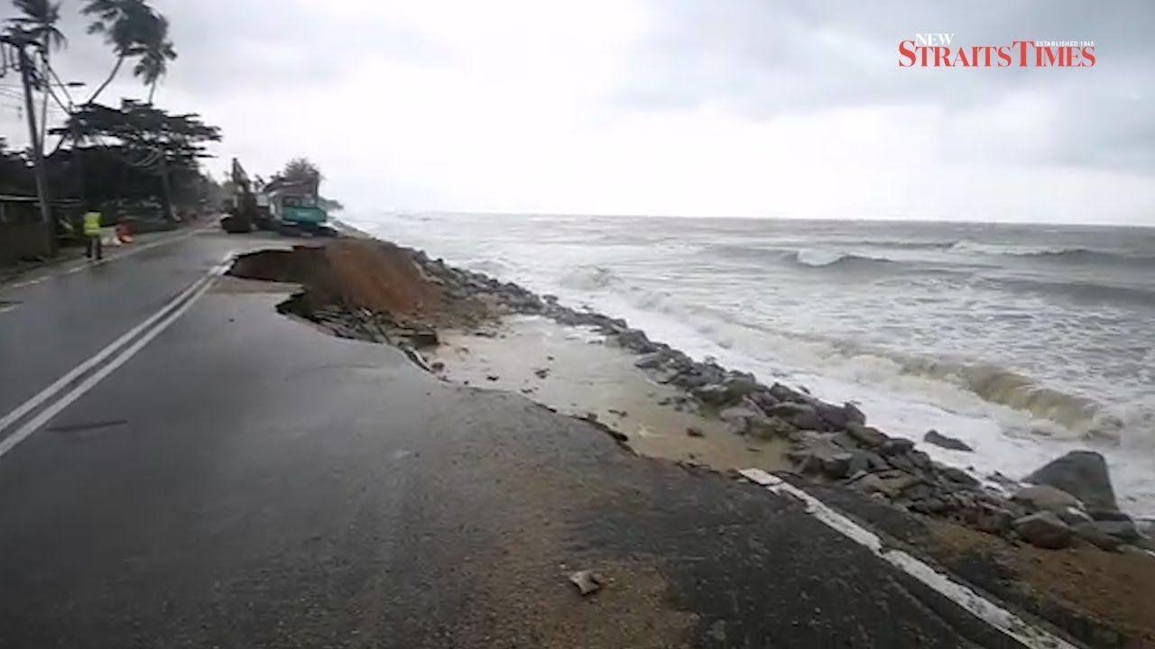 Monsoonal tidal waves destroy Kuala Nerus beachfront road