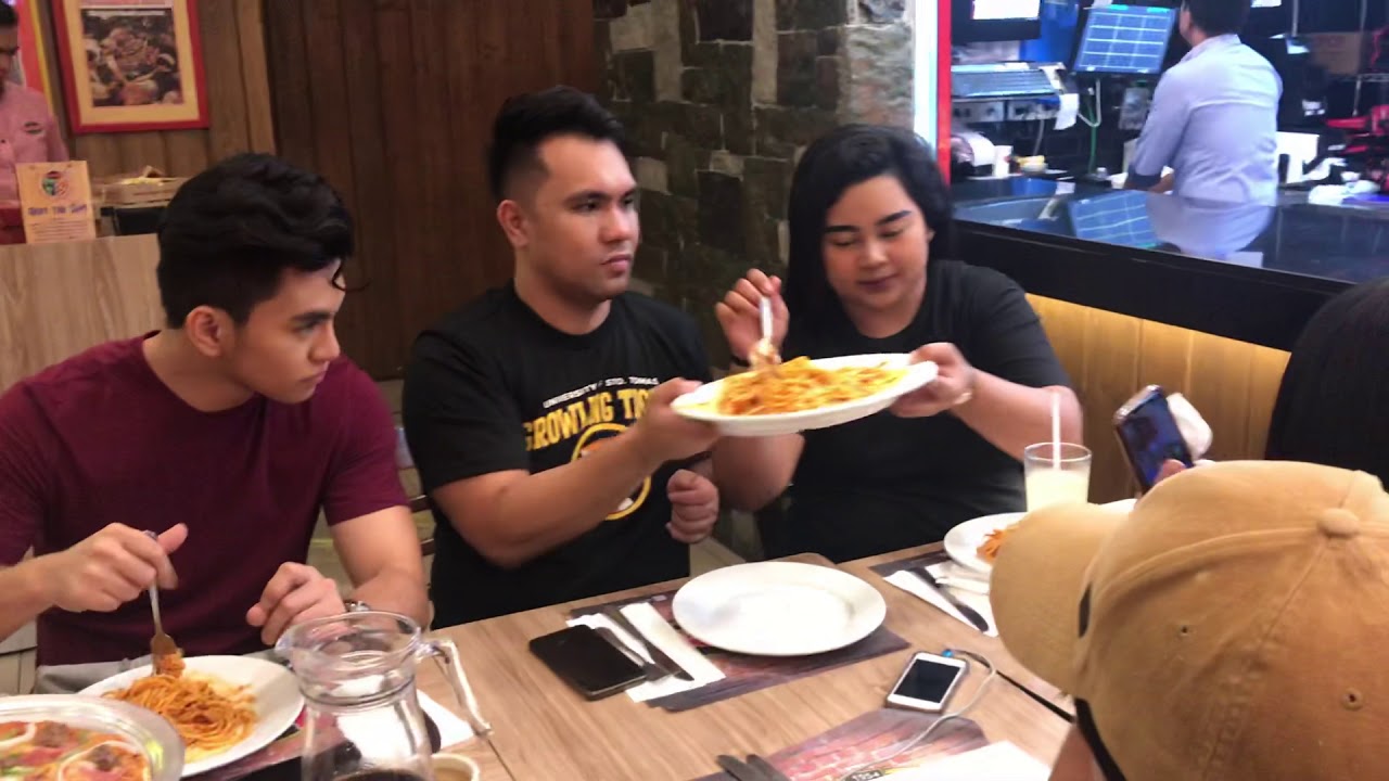 BIDAMAN JIRO CUSTODIO BATONGBACAL EATING DINNER @ShakeysTomasMorato together with JIRONATIONS 🏳️‍🌈