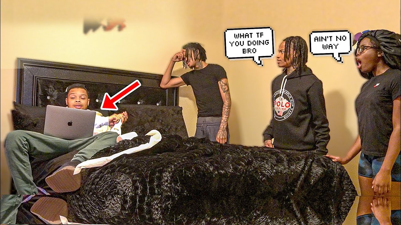 Джаз застал меня за этим занятием…