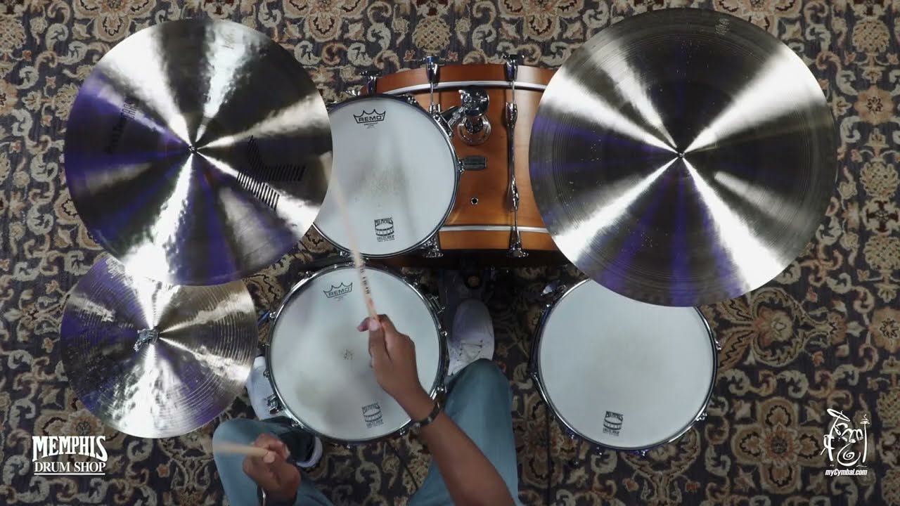Guarda Zildjian 19" K Paper Thin Crash Cymbal - 1257g (K2819-1050823J) su YouTube Guarda Zildjian 19" K Paper Thin Crash Cymbal - 1257g (K2819-1050823J) su YouTube