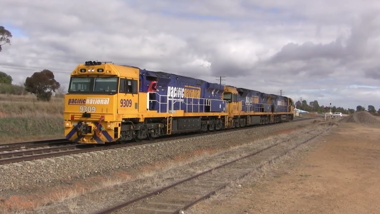 PN trains in trouble. 81 82 NR AN G and 93 class in action on the Main South railway 18 May 2013.