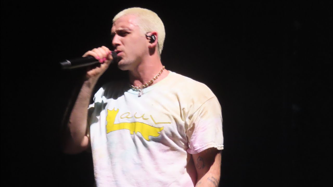 Lauv I Like Me Better (live at Hammerstein Ballroom 08/26/22) YouTube
