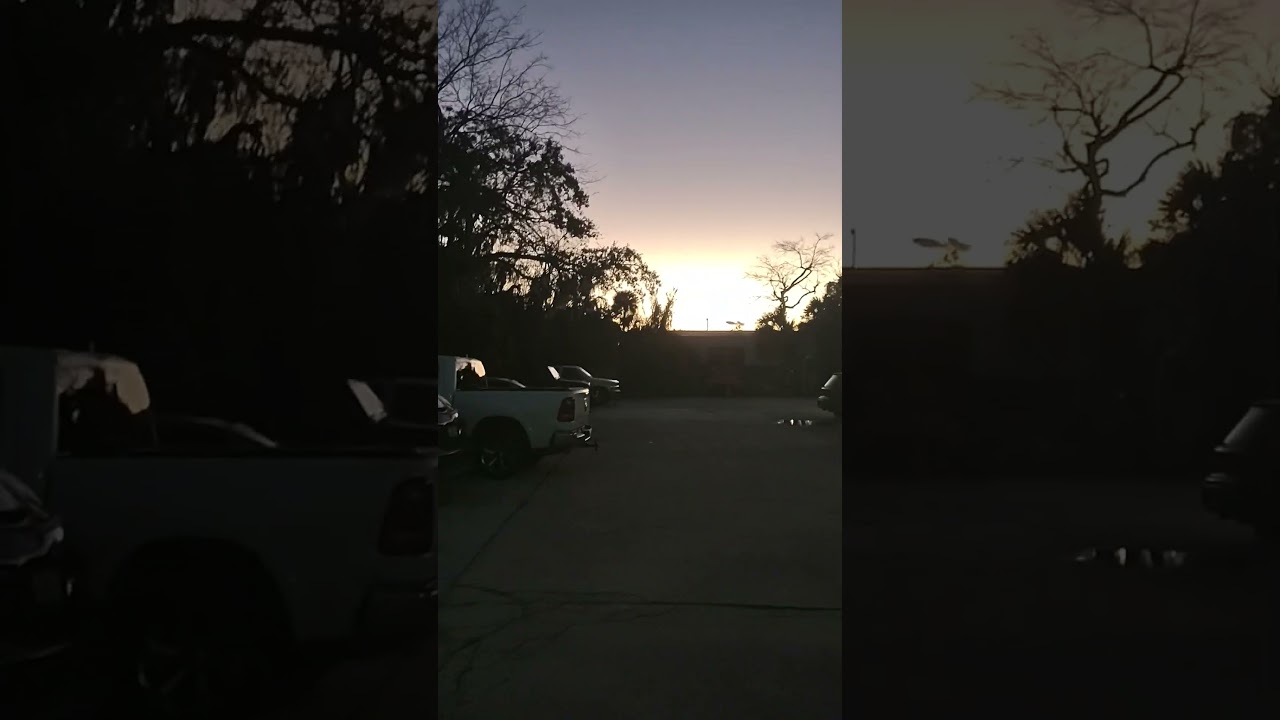 THE SUN GAVE LIGHT TO THE ROAD OF THE FUTURE IN WHICH THE RABBIT RAN THE GIRAFFE DOWN AND SAID HI auf YouTube ansehen THE SUN GAVE LIGHT TO THE ROAD OF THE FUTURE IN WHICH THE RABBIT RAN THE GIRAFFE DOWN AND SAID HI auf YouTube ansehen