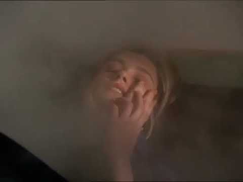 Dracula (2002) - Dracula seduces Mina