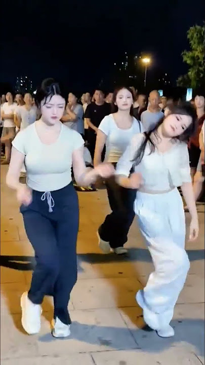 #dance #bestshuffle #fashion #dancer #trend #shuffle #cuttingshapes #shuffling #trending #dancing