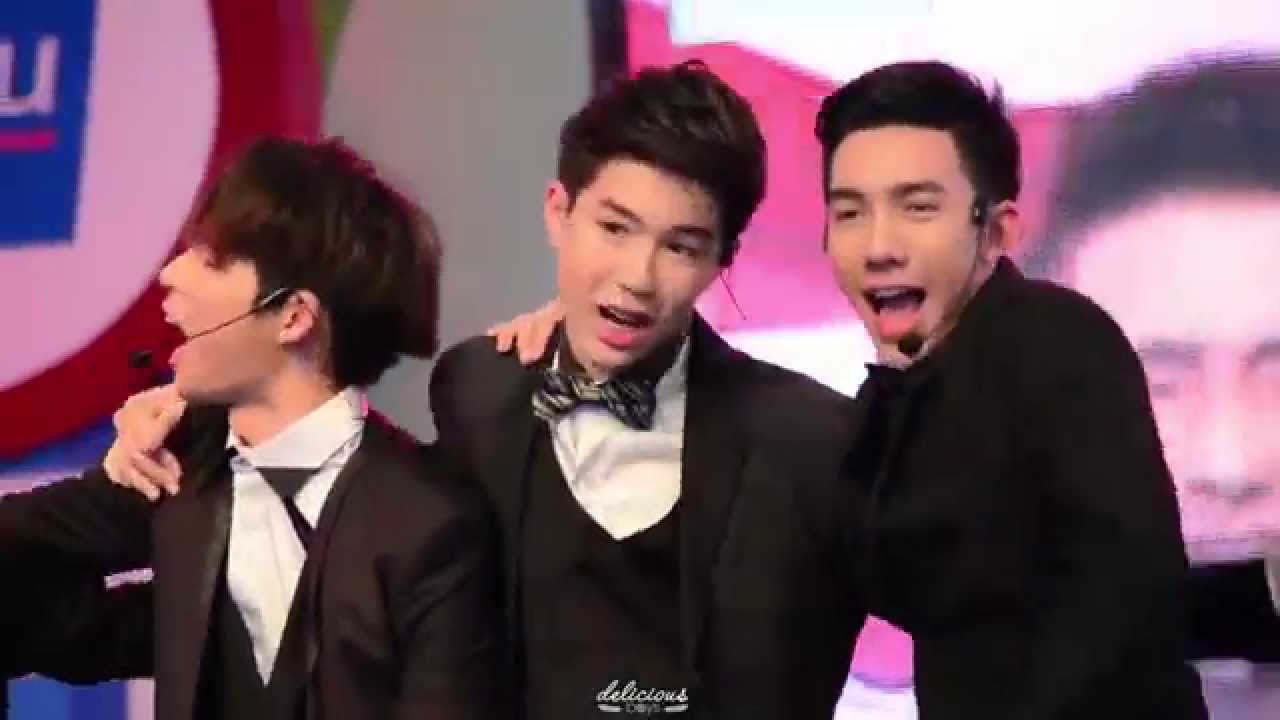 150315 @MinThitipat -- ห้ามทิ้ง (at Anime fest)