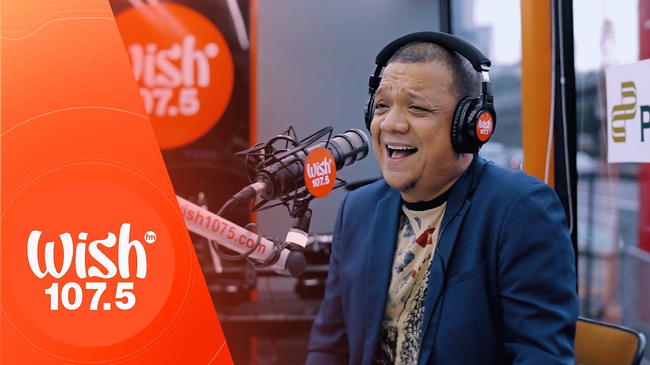 Mitoy Yonting performs “Unexpectedly” LIVE on Wish 107.5 Bus