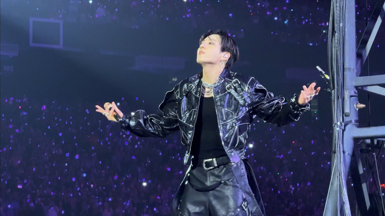BTS Fake Love - Las Vegas Day 2 Fancam 260524 방탄 직캠 - YouTube