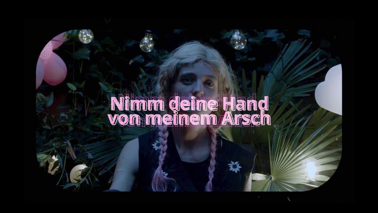 Solar Powered Moon Town - NIMM DEINE HAND VON MEINEM ARSCH (Official Video)