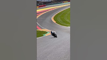 Sliding into The Eau Rouge with 289kmh at Spa Francorchamps 💨⚡️ #superbike #yamahaR1