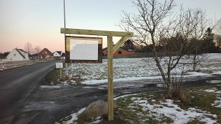 This time we build a sign and signpost for our driveway. We live in a small village, and the power of analog communication still have 