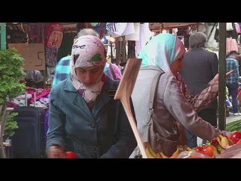 تصویری: آیا بریتانیا باید برقع را ممنوع کند؟