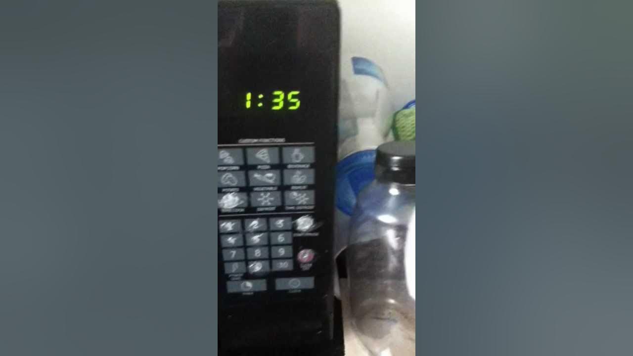 Tin Foil + Microwave = NO EXPLOSIONS!!!! YouTube