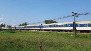 [4444] D19E - 958 của XNĐMSG kéo tàu SE2 đi Đà Nẵng, sau đó quay vào kéo mác 7301 (25.01.22 - 12h38)