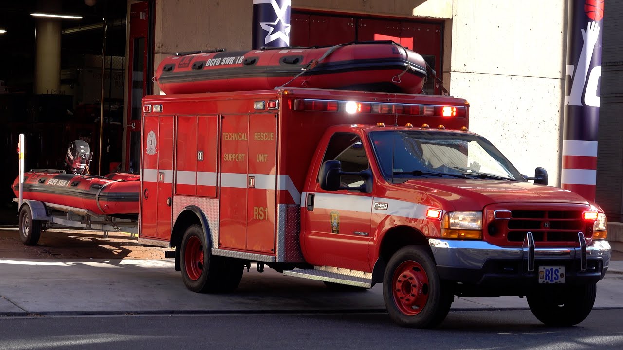 DCFD Rescue Squad 1 & Rescue Squad Support Unit 1 Responding - YouTube