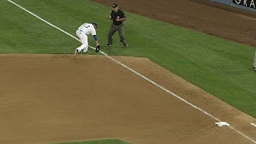 COL@LAD: Gonzalez makes a nice play to rob a hit