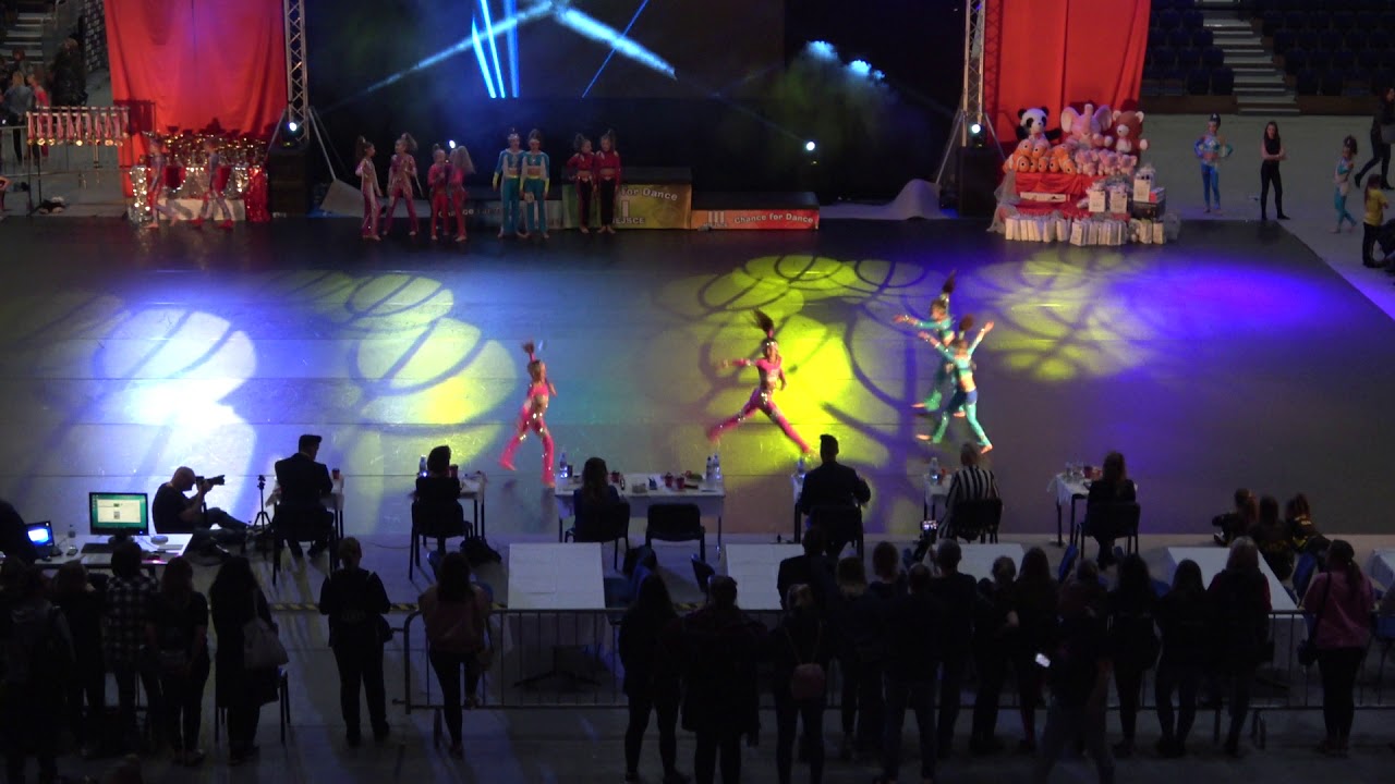 Chance for Dance 2019 - Toruń Weronika i Emilka 1m, Konstancja i Andżelika 2m taniec sennik