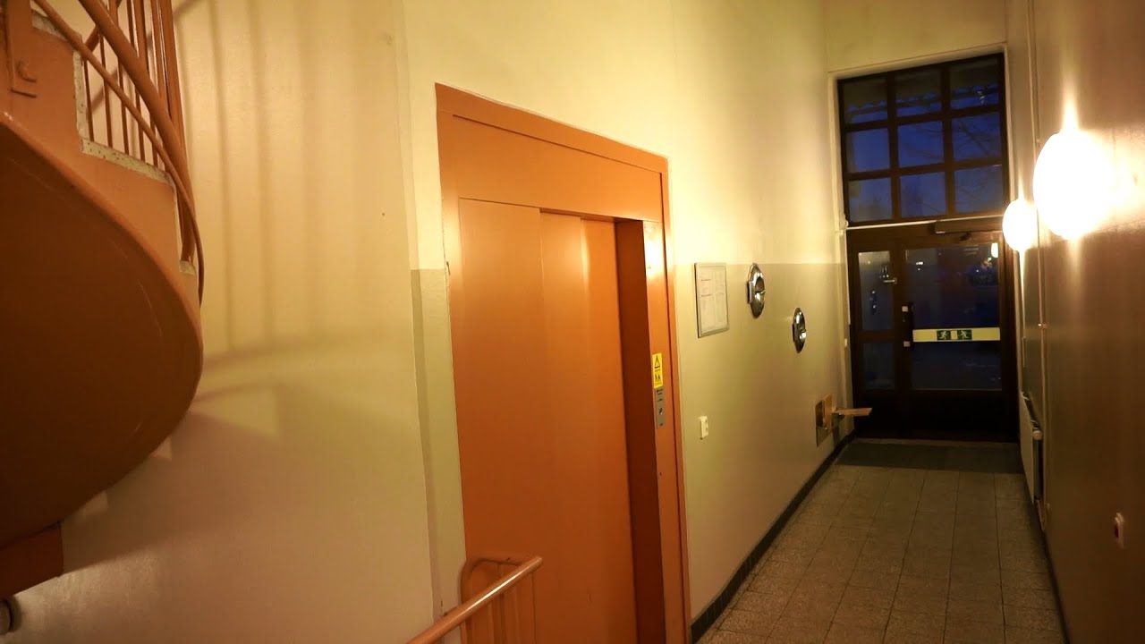 1980s KONE roped hydraulic elevator (OTIS mod) @ Postplan 16, Ljusdal, Sweden