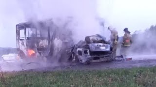 12.05.2024г - «Всё сгорело до тла». Водитель &quot;Авенсиса&quot; погиб в лобовом ДТП с автобусом в Кузбассе.