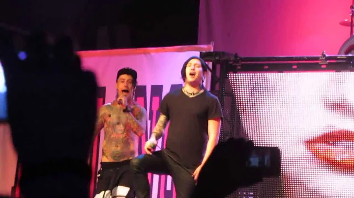 Ronnie Radke & Craig Mabbitt sing "Not Good Enough...