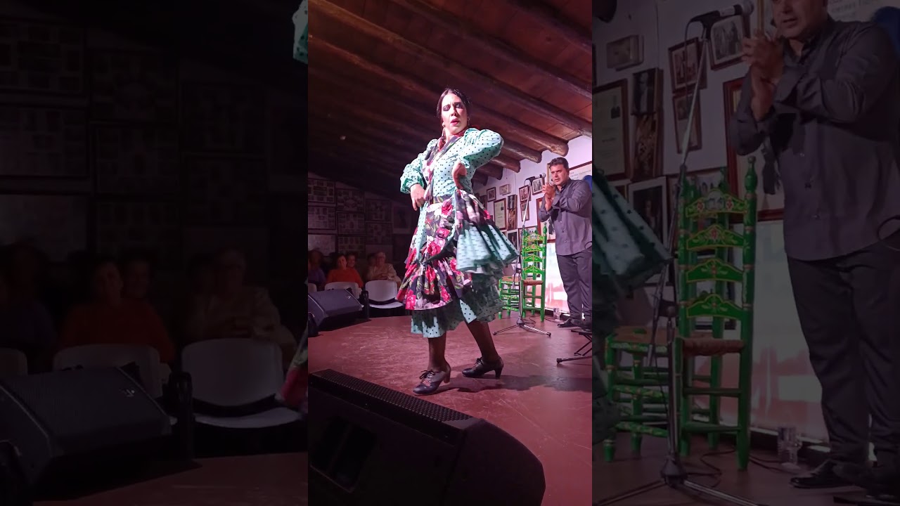Carmen Álvarez por Taranto en la Peña Flamenca 